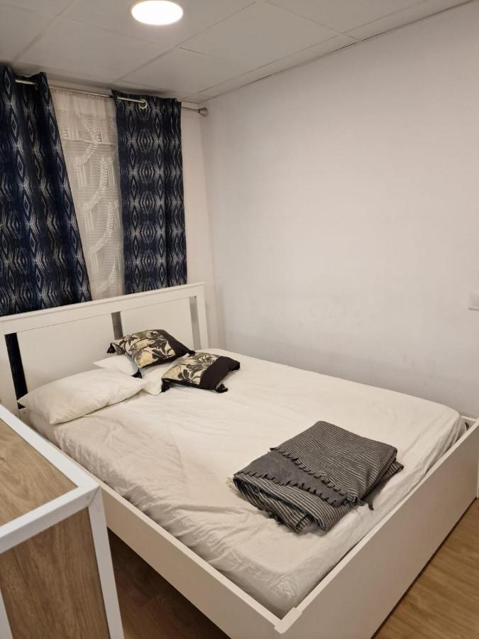 Moderno Apartamento Del Arquitecto Aparthotel Valencia Bagian luar foto
