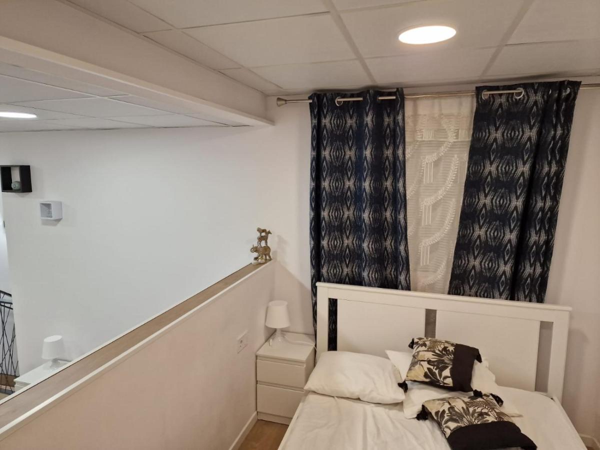 Moderno Apartamento Del Arquitecto Aparthotel Valencia Bagian luar foto