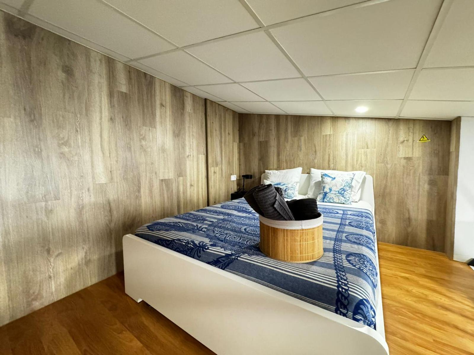 Moderno Apartamento Del Arquitecto Aparthotel Valencia Bagian luar foto