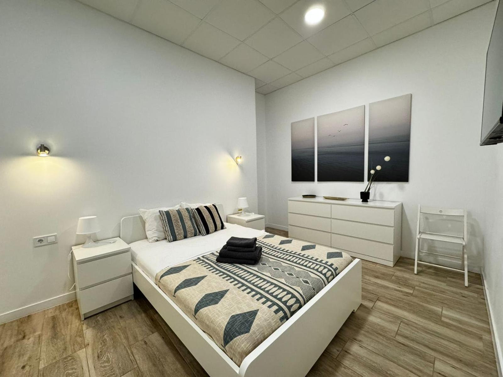 Moderno Apartamento Del Arquitecto Aparthotel Valencia Bagian luar foto