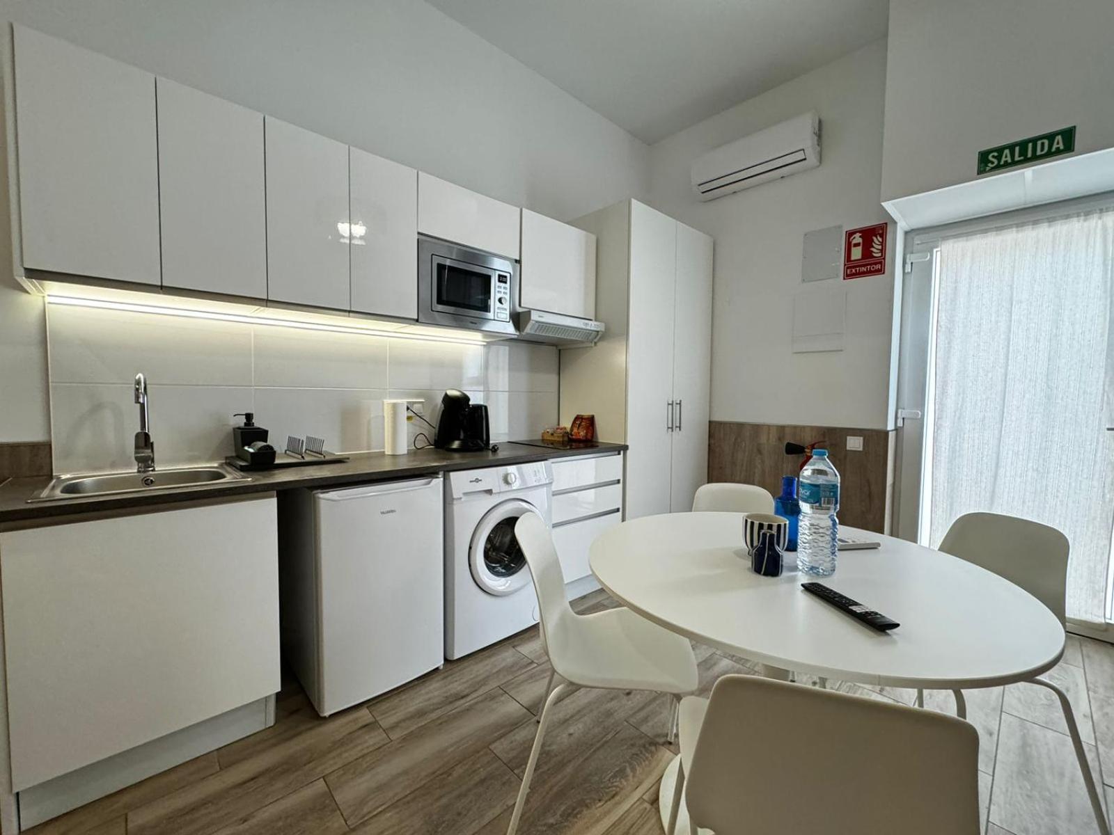 Moderno Apartamento Del Arquitecto Aparthotel Valencia Bagian luar foto